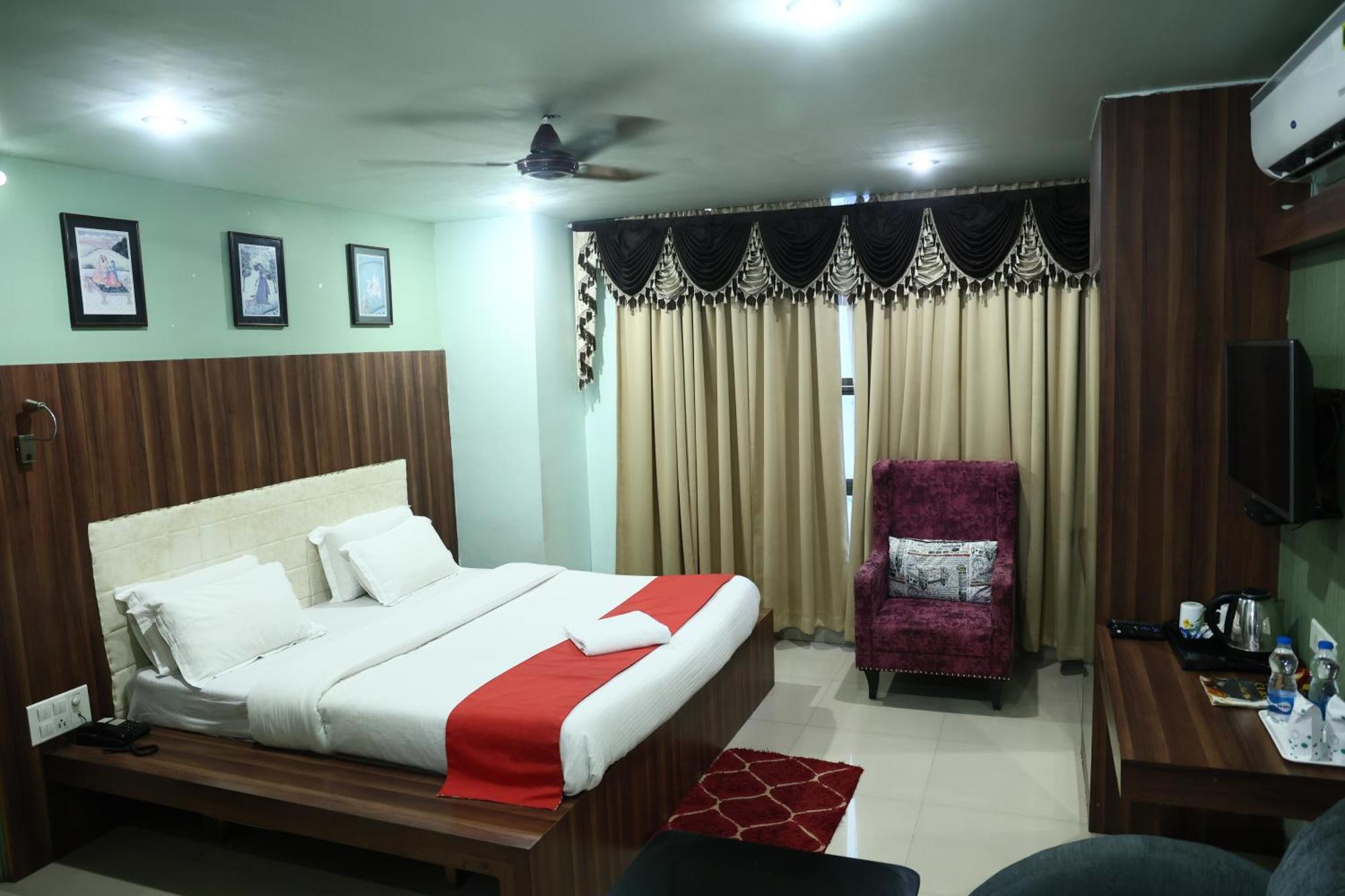 Hotel Bhubaneswari Classic Brahmapur Exterior foto