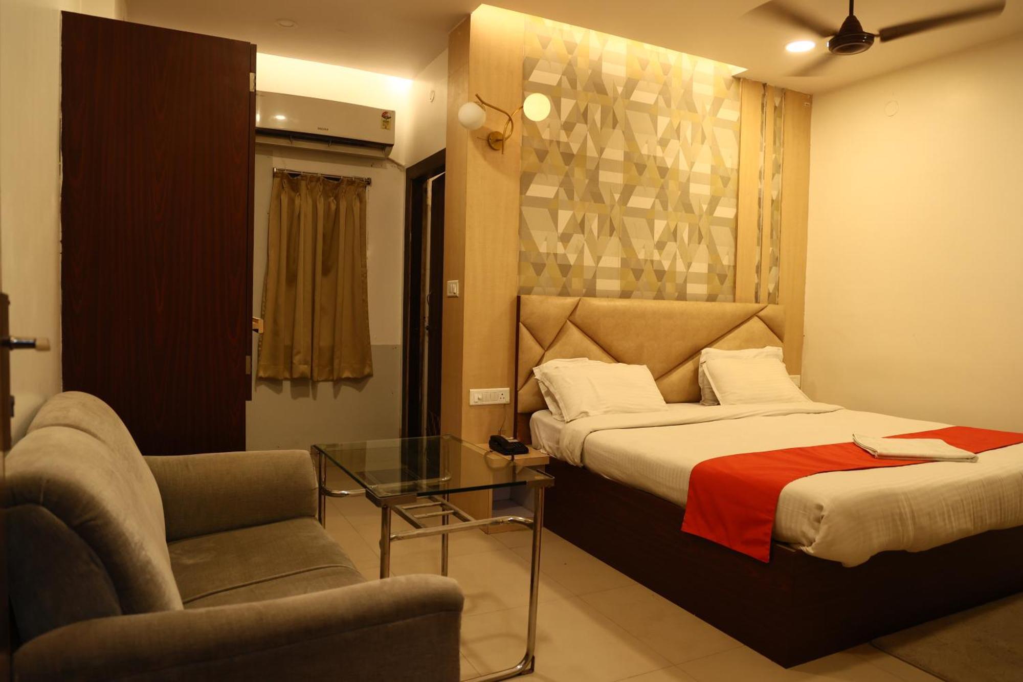 Hotel Bhubaneswari Classic Brahmapur Exterior foto